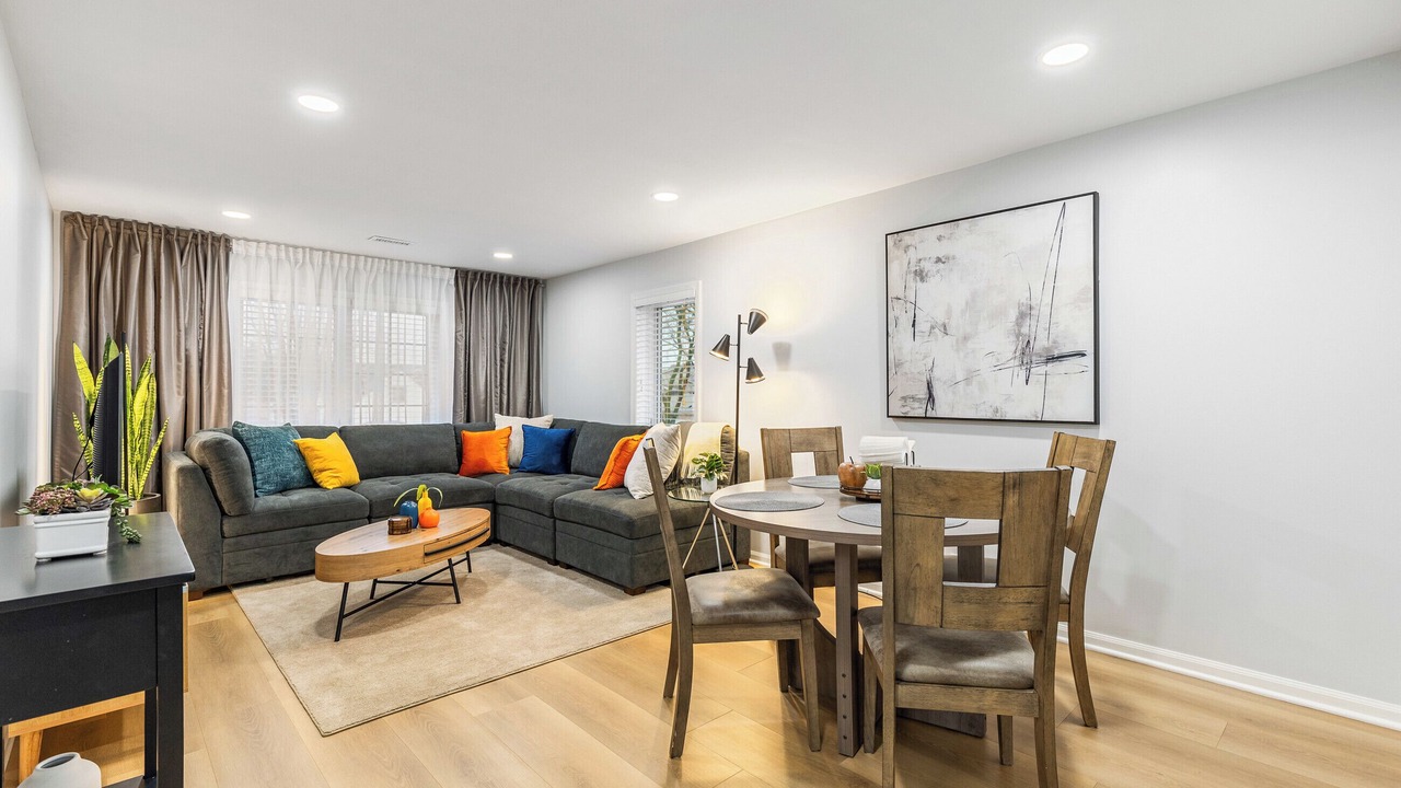 Photo of Livingroom in Franklin Park