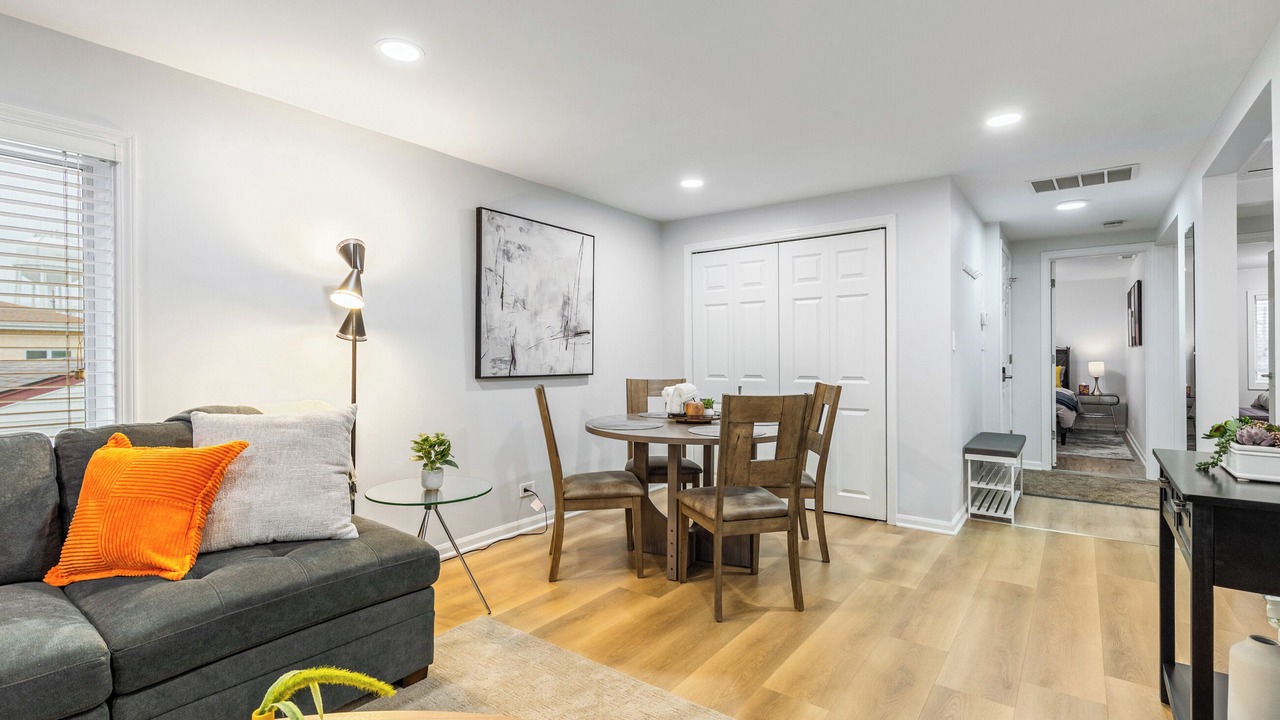 Photo of Livingroom in Franklin Park