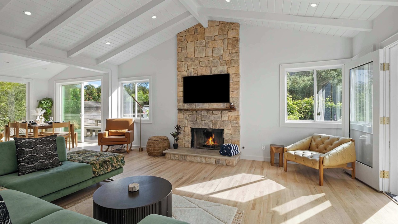 Photo of Livingroom in Fernwood