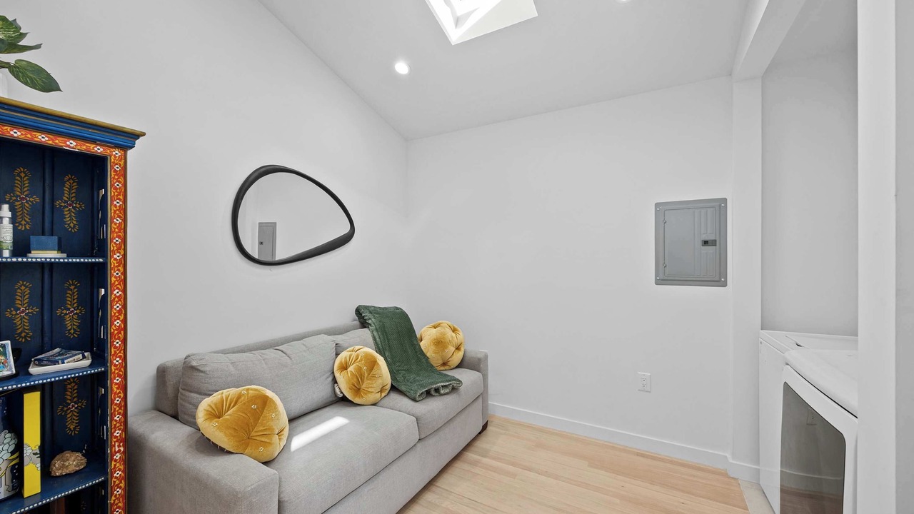 Photo of Livingroom in Fernwood