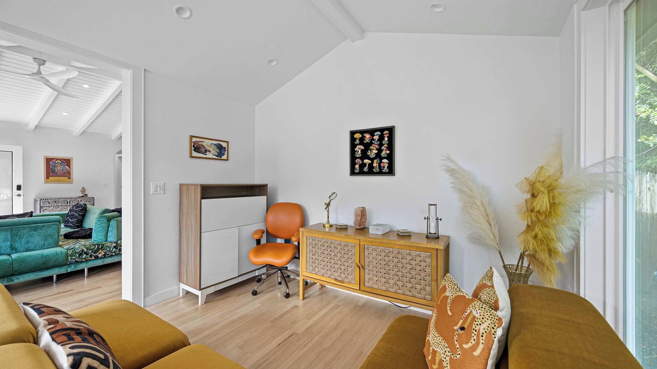 Photo of Livingroom in Fernwood