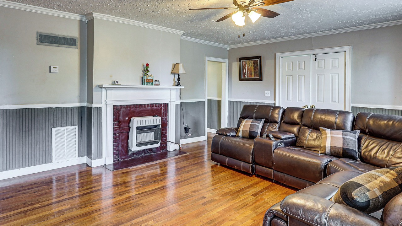 Photo of Livingroom in Crawfordville