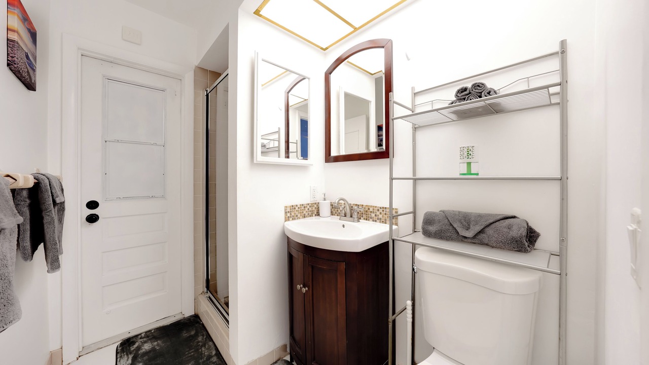 Photo of Bathroom in Imperial Point