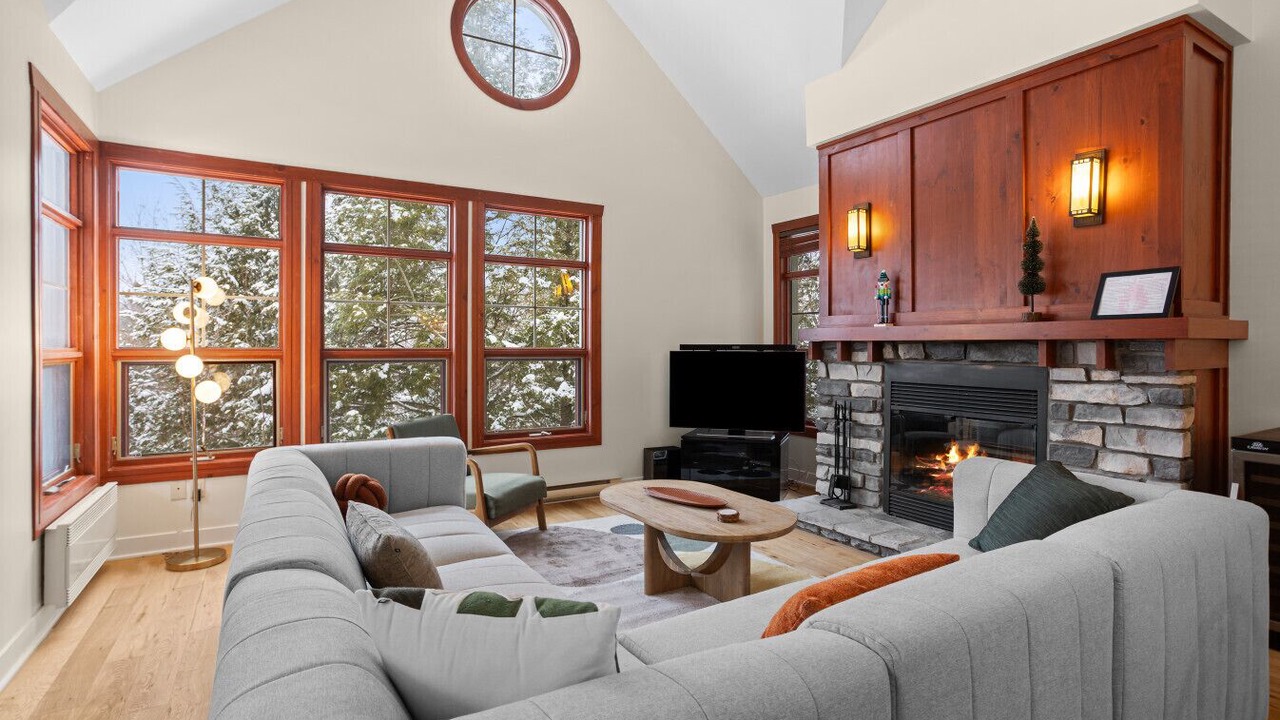 Photo of Livingroom in Tremblant-Les-Eaux