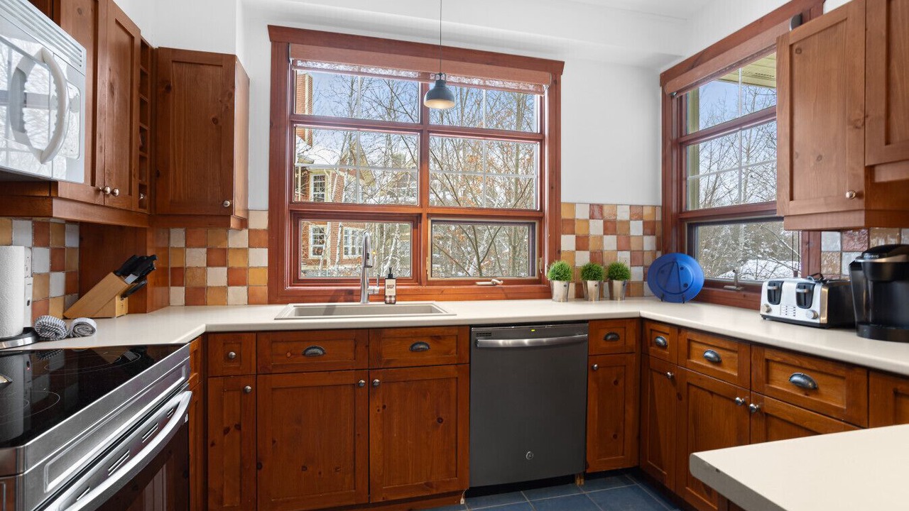 Photo of Kitchen in Tremblant-Les-Eaux