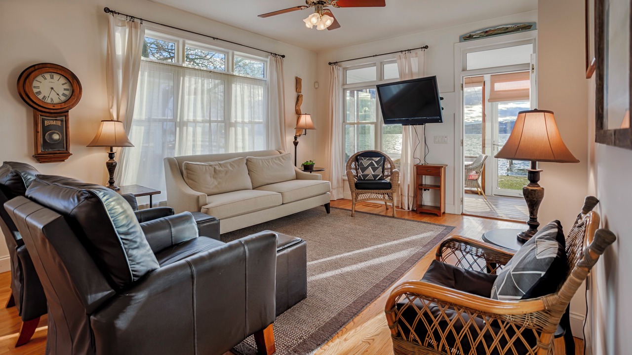 Photo of Livingroom in Canandaigua