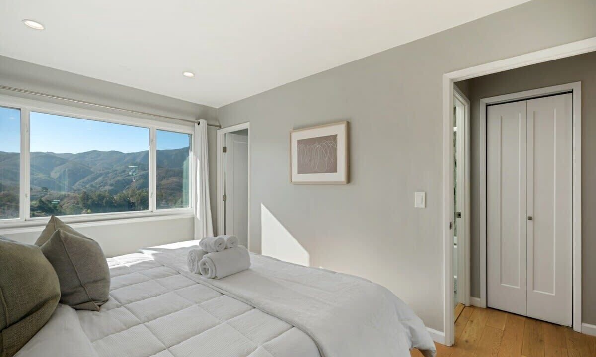 Photo of Bedroom in Park Pacifica