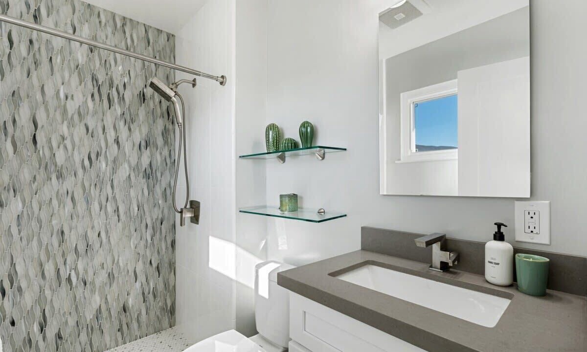 Photo of Bathroom in Park Pacifica