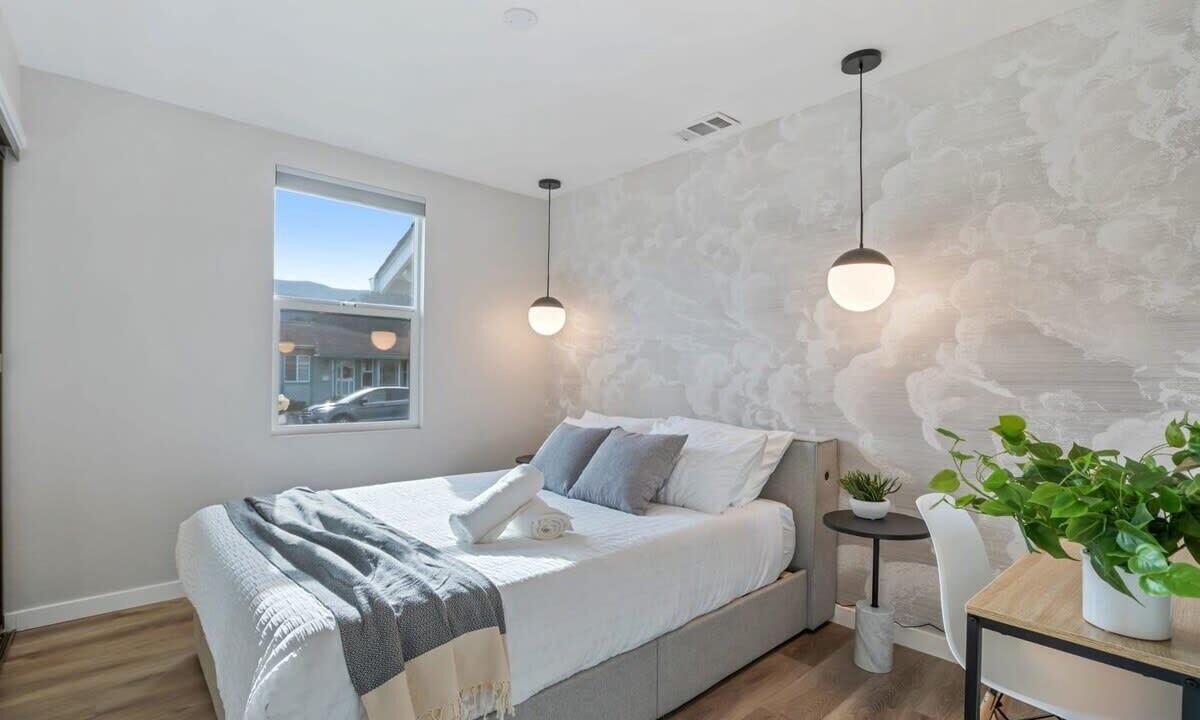 Photo of Bedroom in Linda Mar