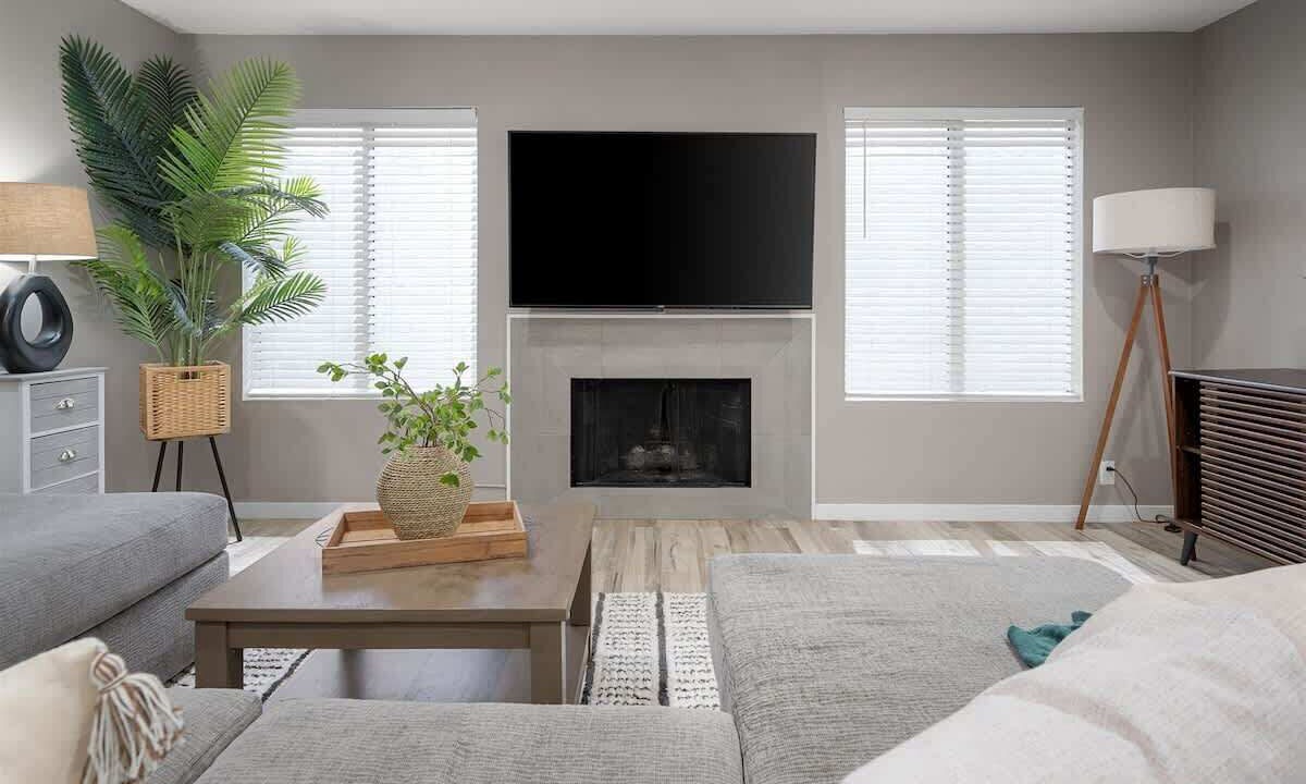 Photo of Livingroom in East Mesa