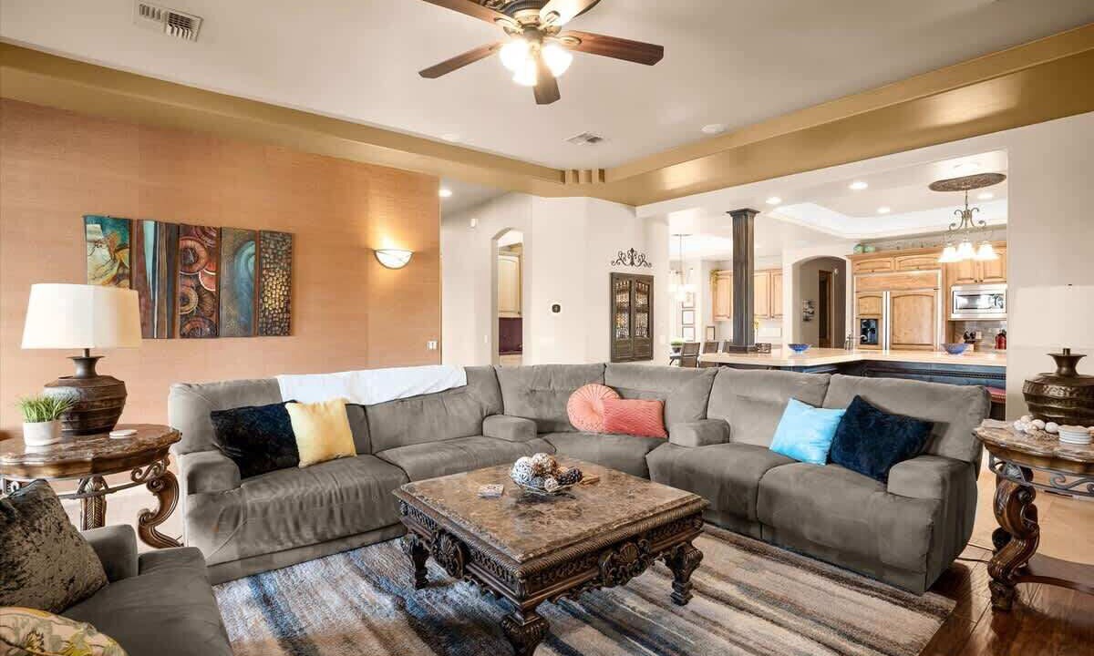 Photo of Livingroom in East Mesa