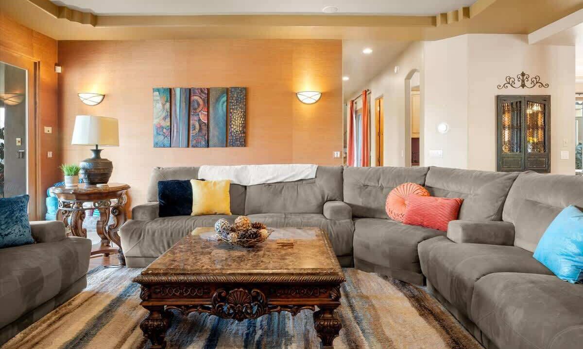 Photo of Livingroom in East Mesa