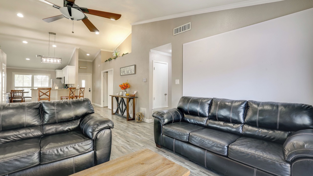 Photo of Livingroom in Live Oak