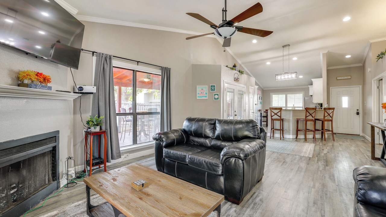 Photo of Livingroom in Live Oak