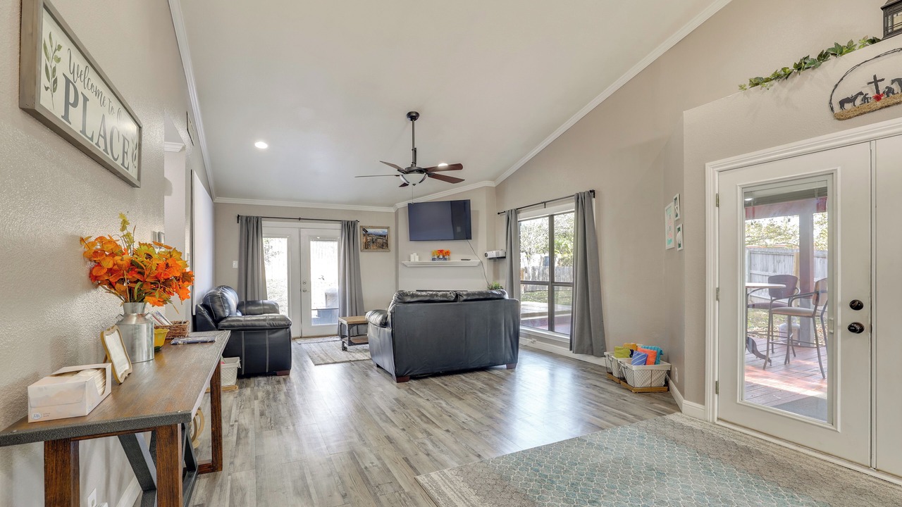 Photo of Livingroom in Live Oak