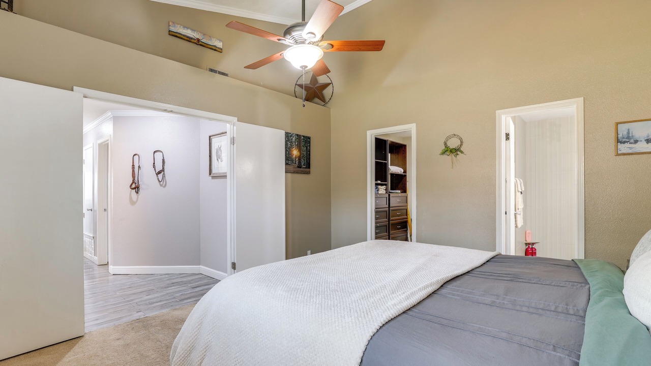 Photo of Bedroom in Live Oak