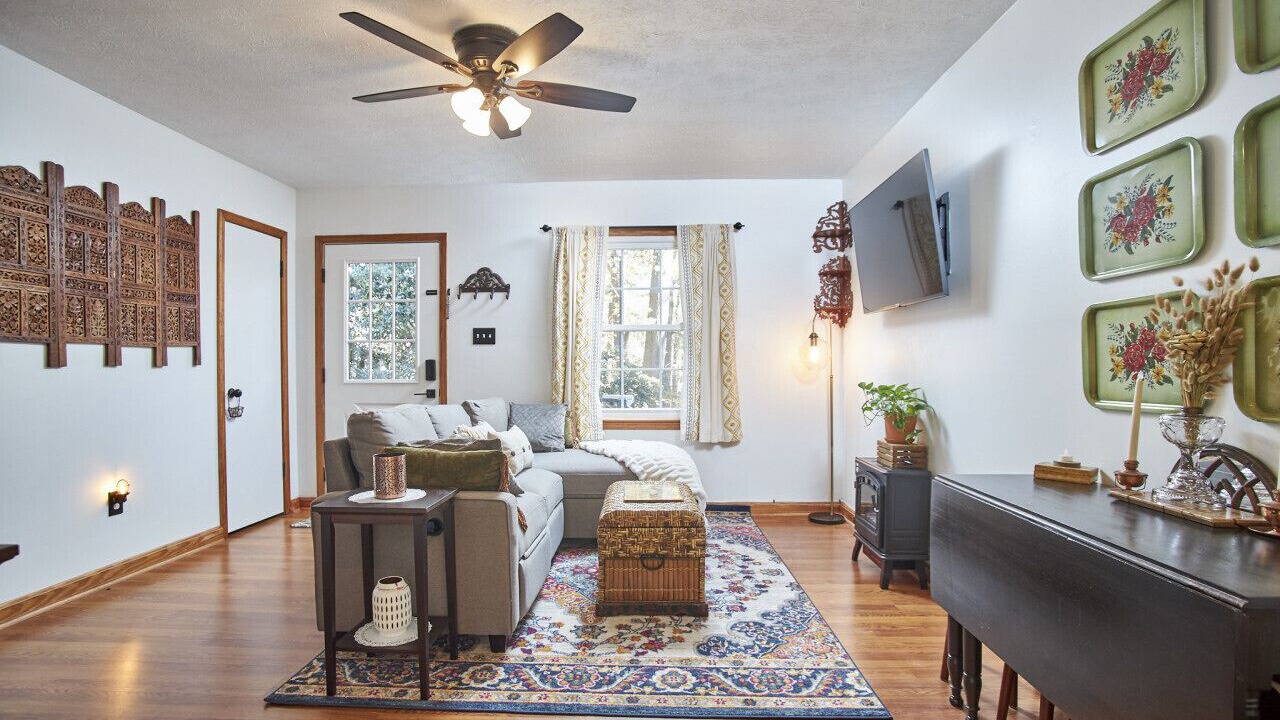 Photo of Livingroom in Chapel Hill