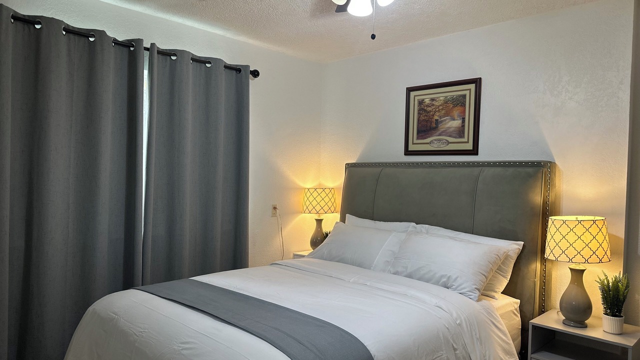 Photo of Bedroom in Arden-Arcade