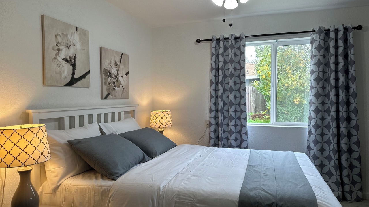 Photo of Bedroom in Arden-Arcade