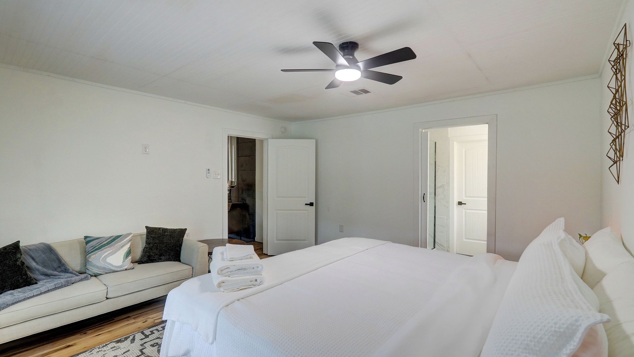 Photo of Bedroom in Circle D-KC Estates
