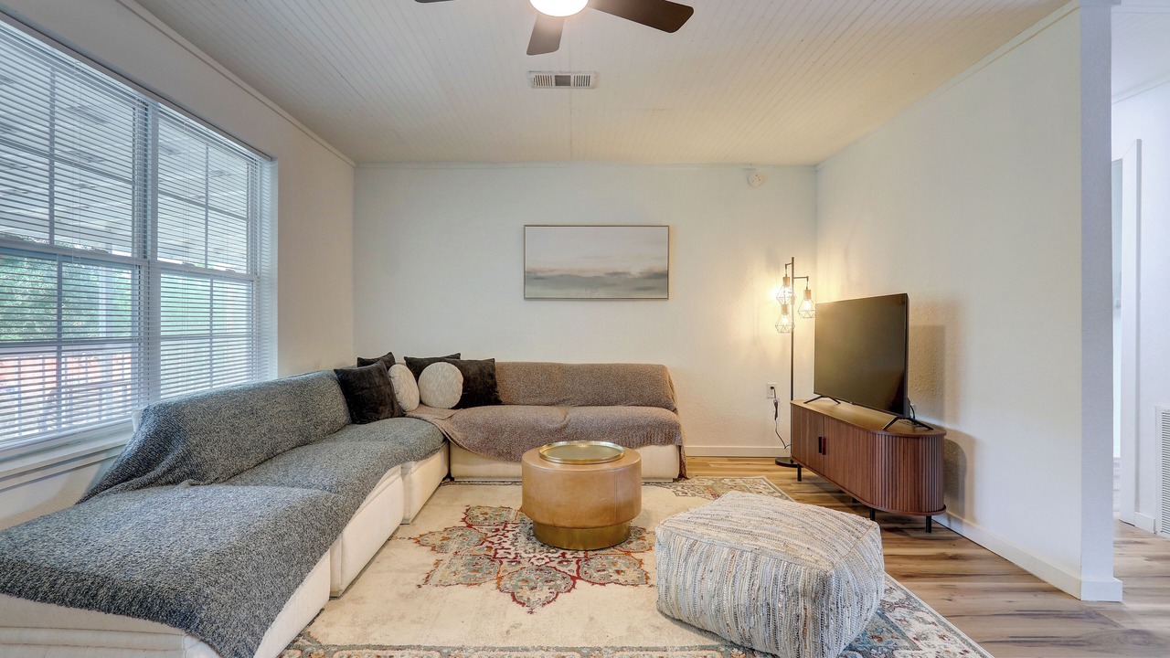 Photo of Livingroom in Circle D-KC Estates