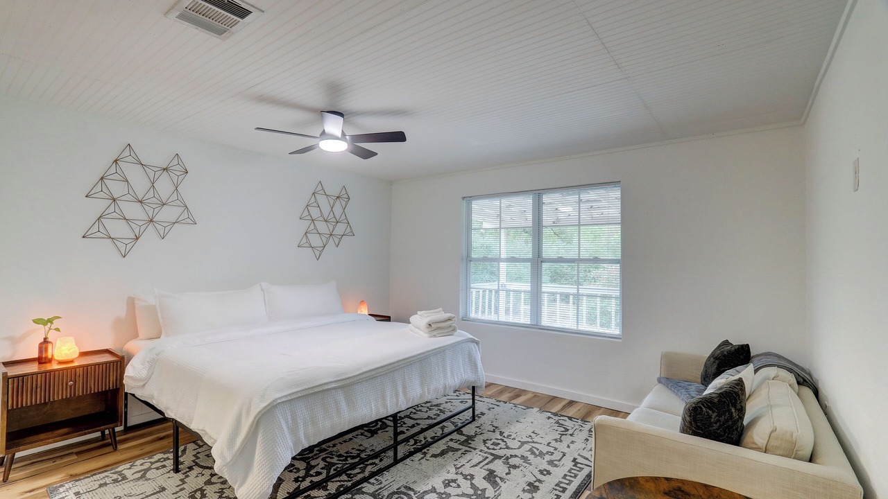 Photo of Bedroom in Circle D-KC Estates