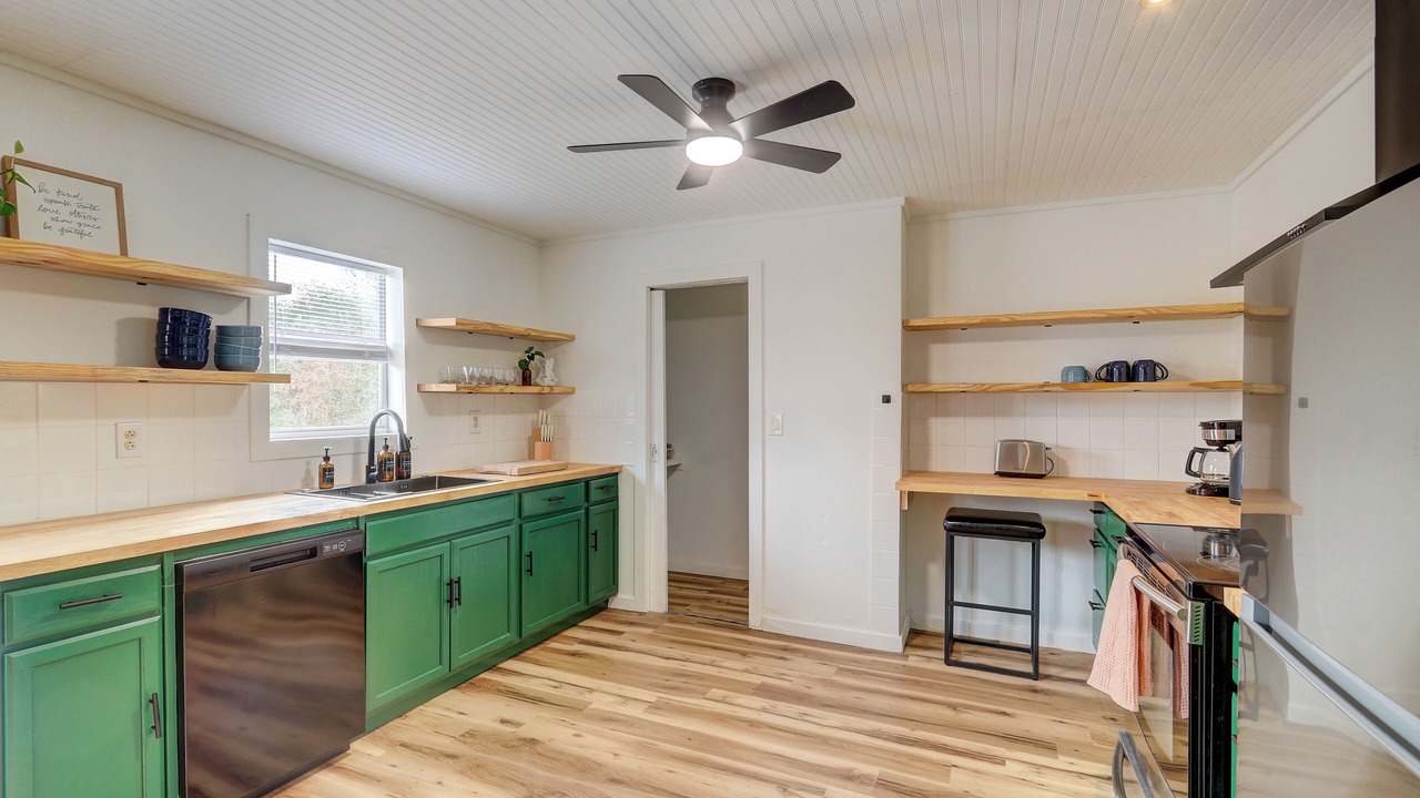 Photo of Kitchen in Circle D-KC Estates