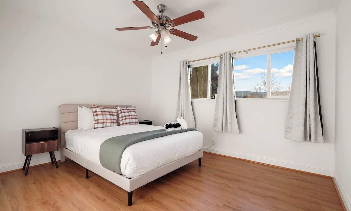 Photo of Bedroom in East San Mateo