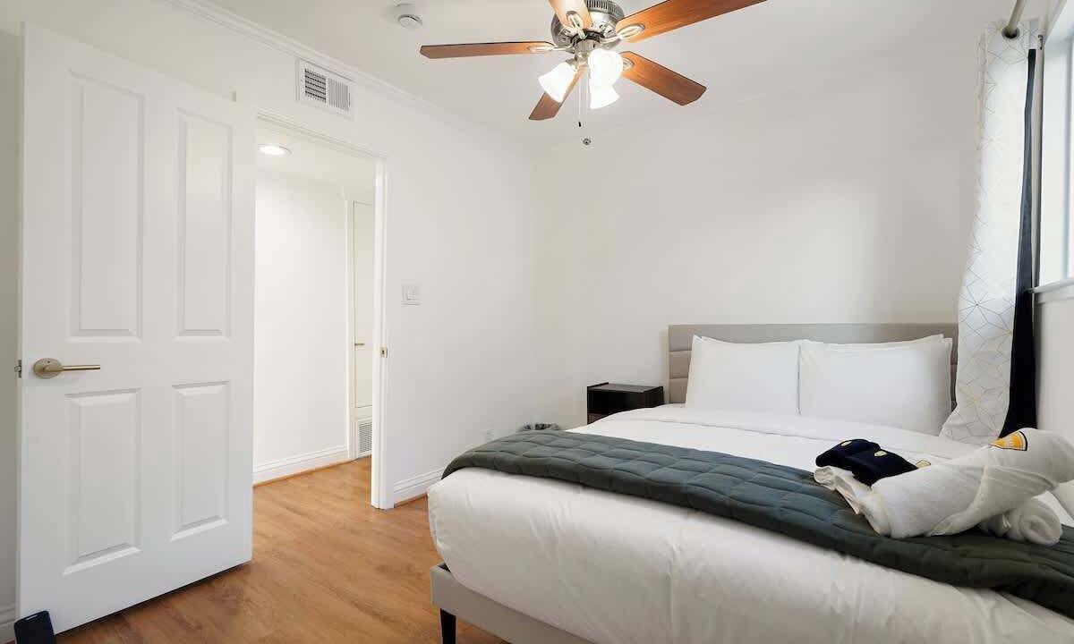 Photo of Bedroom in East San Mateo