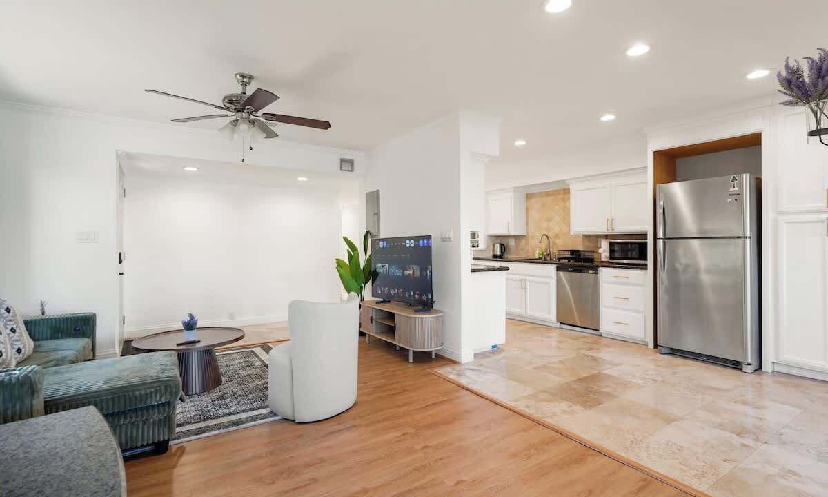 Photo of Livingroom in East San Mateo