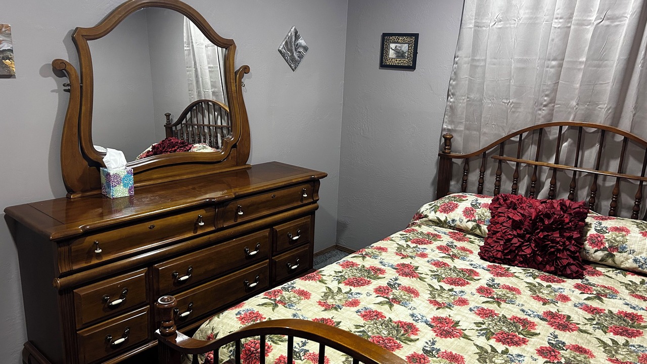 Photo of Bedroom in Benton