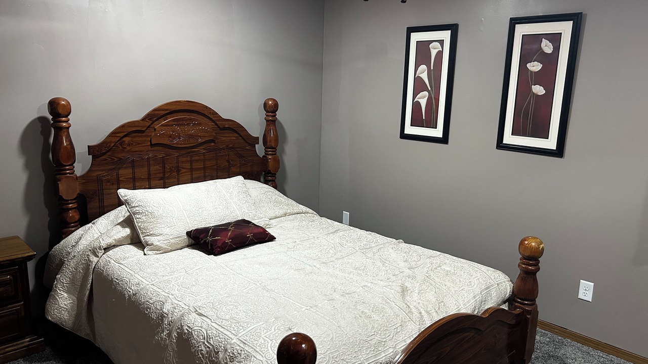 Photo of Bedroom in Benton