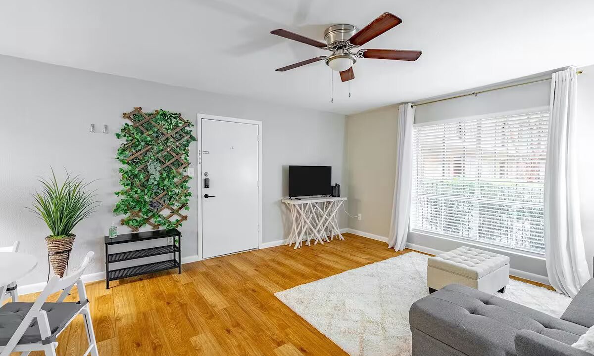 Photo of Livingroom in West Campus
