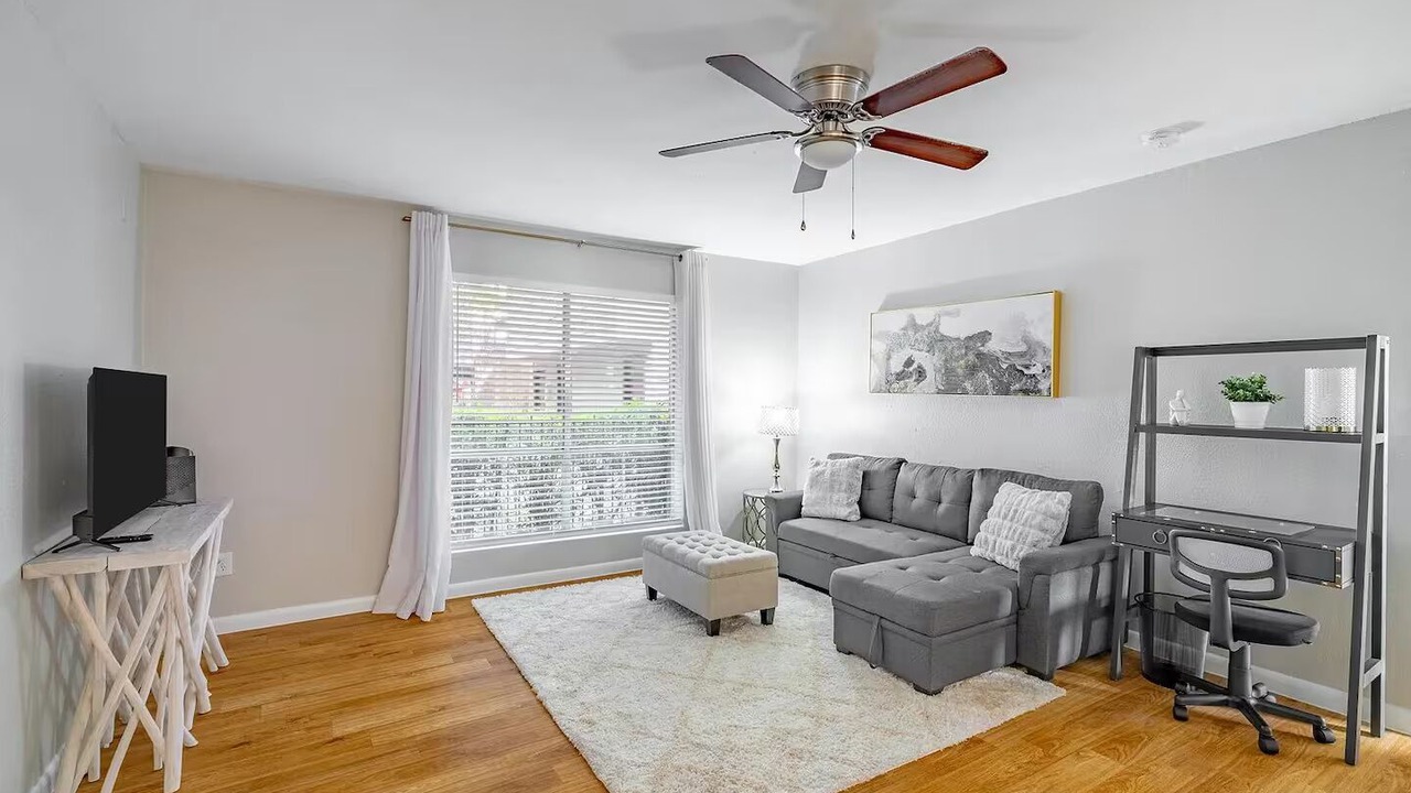 Photo of Livingroom in West Campus