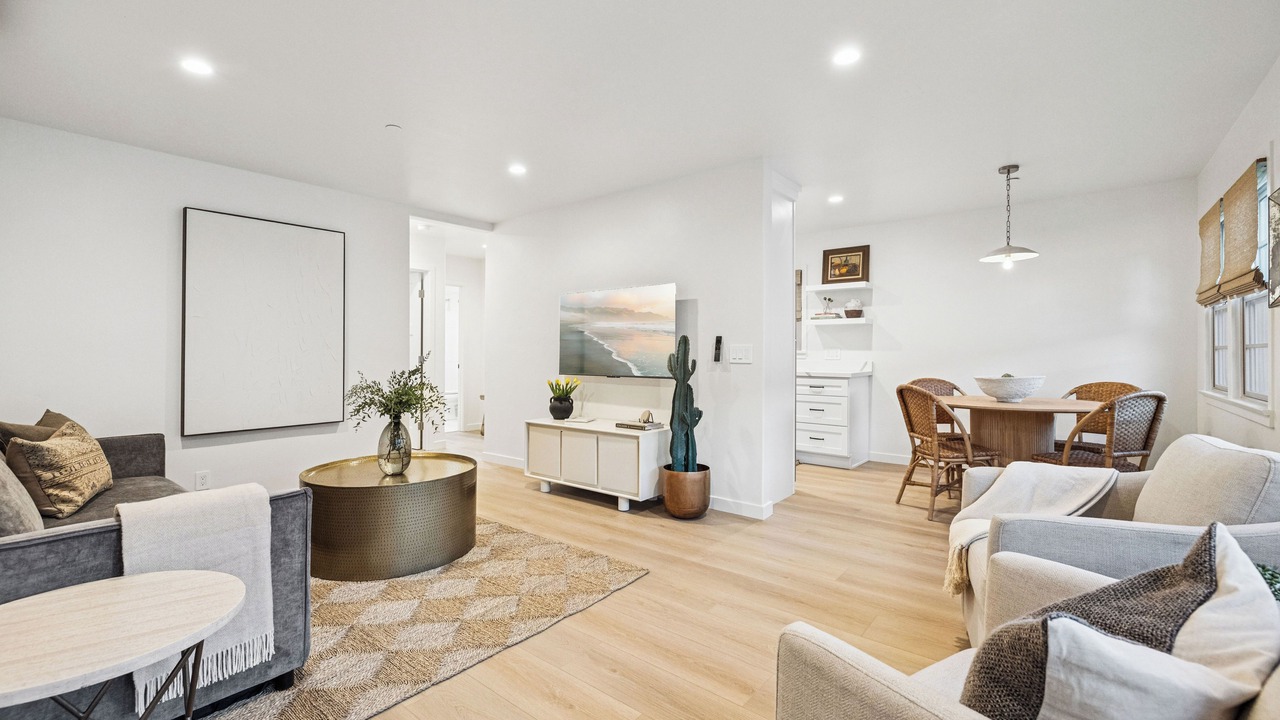 Photo of Livingroom in West Beach