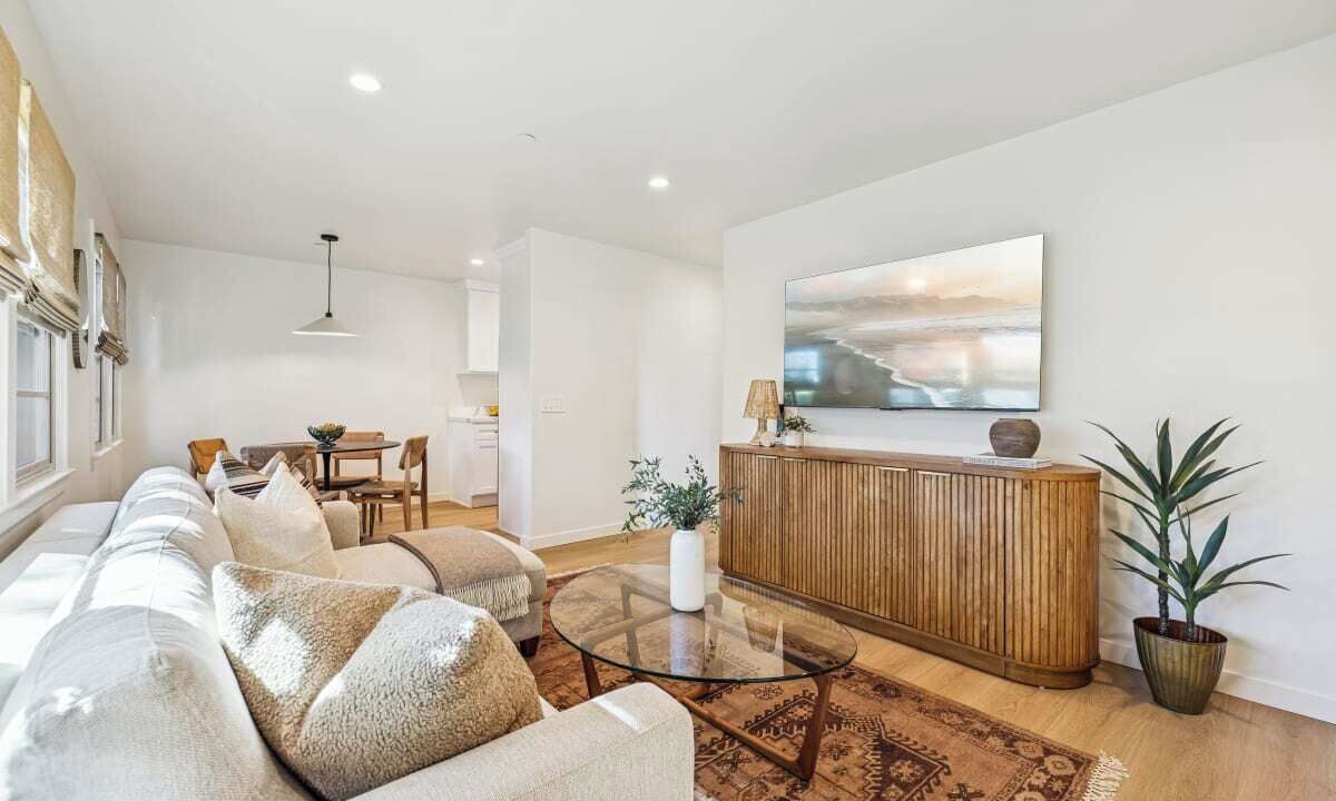 Photo of Livingroom in West Beach