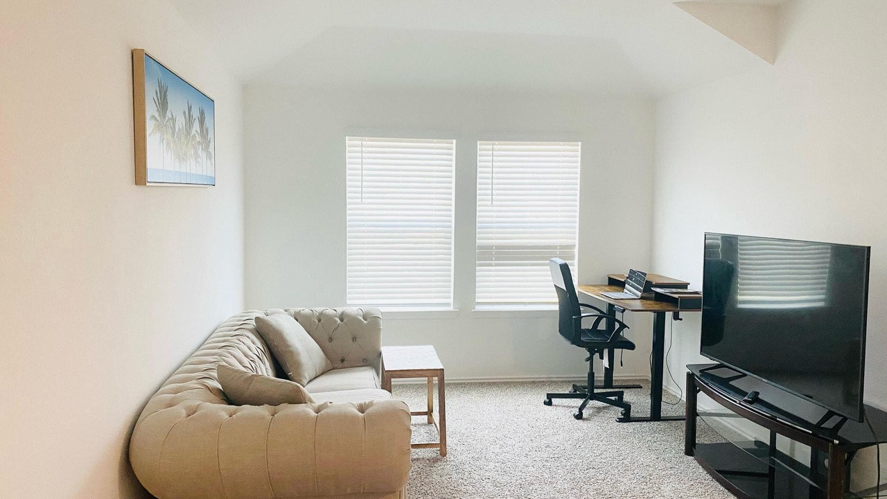Photo of Livingroom in Spring