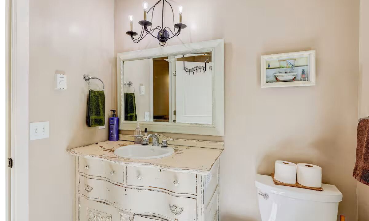 Photo of Bathroom in Warm Springs