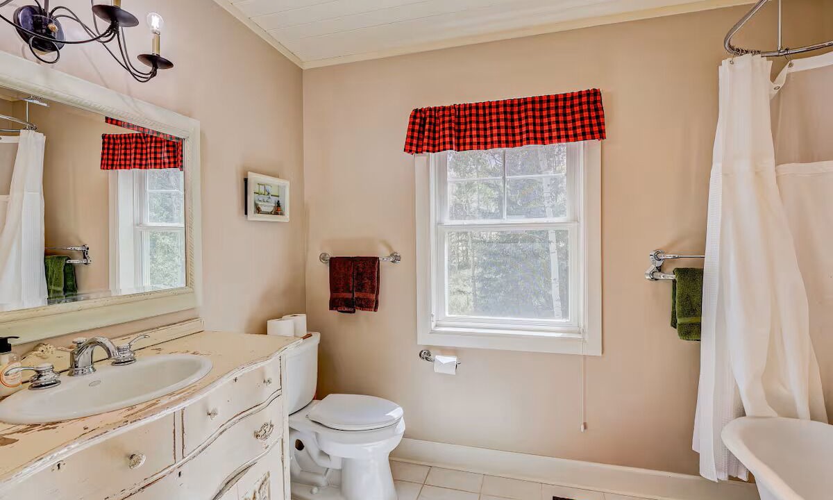 Photo of Bathroom in Warm Springs