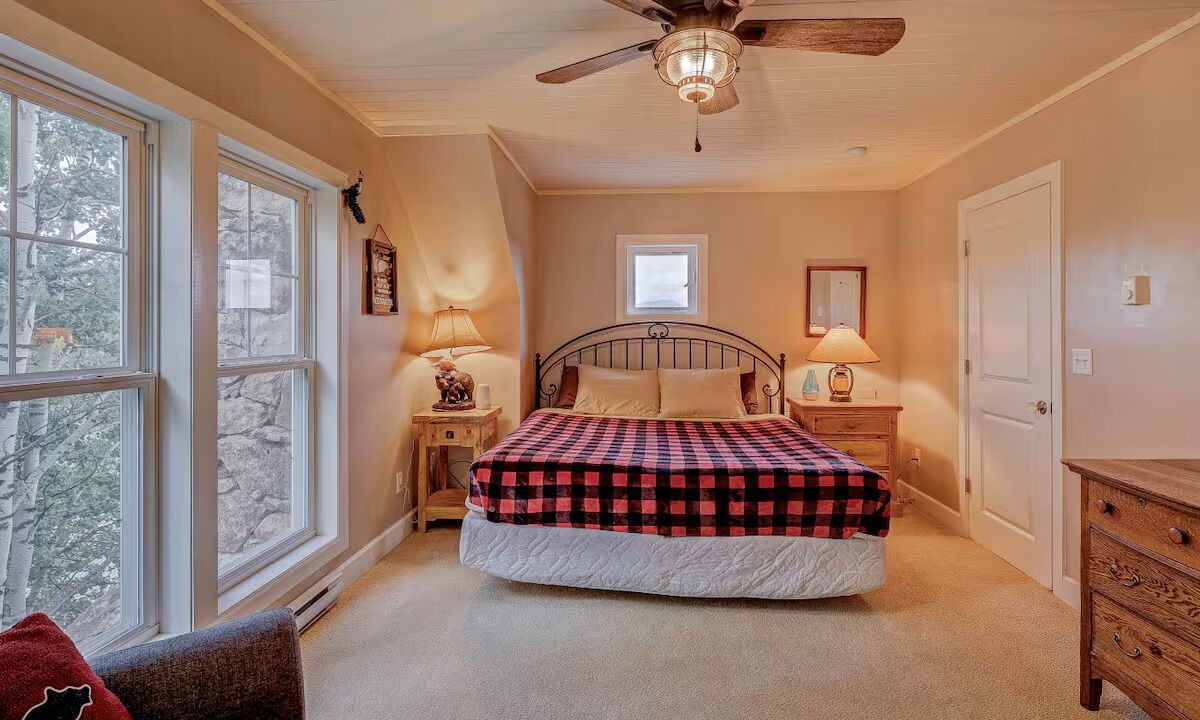 Photo of Bedroom in Warm Springs