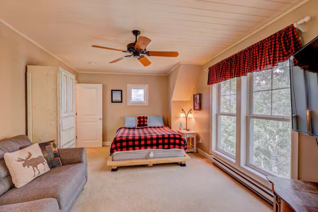 Photo of Bedroom in Warm Springs