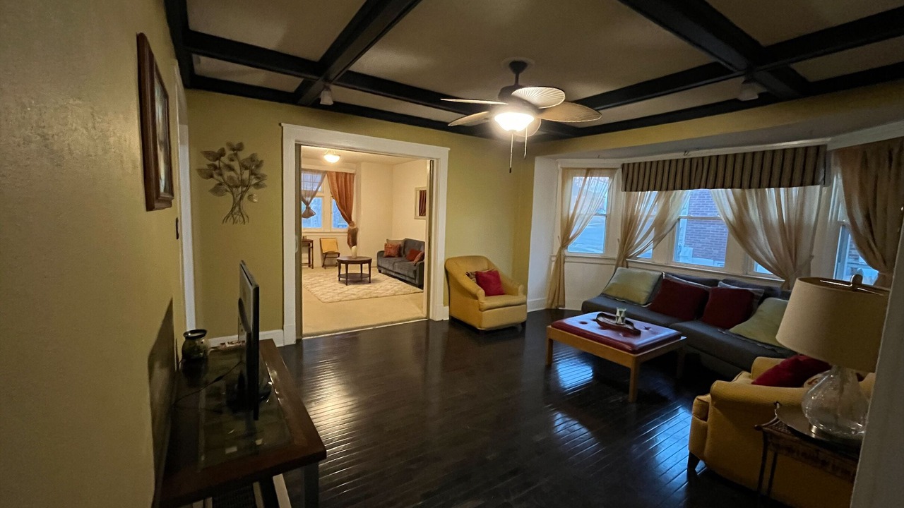 Photo of Livingroom in Vinita Park
