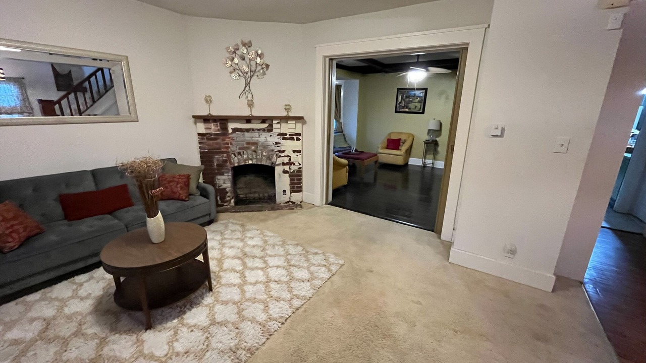 Photo of Livingroom in Vinita Park