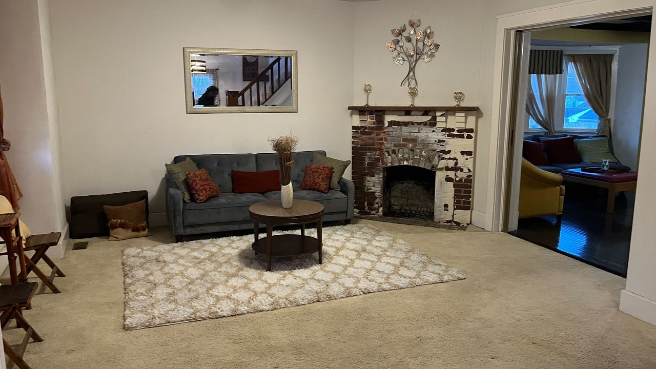 Photo of Livingroom in Vinita Park