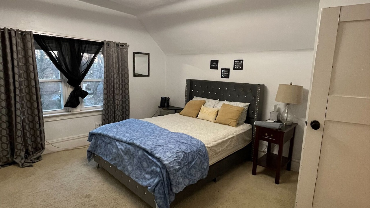 Photo of Bedroom in Vinita Park