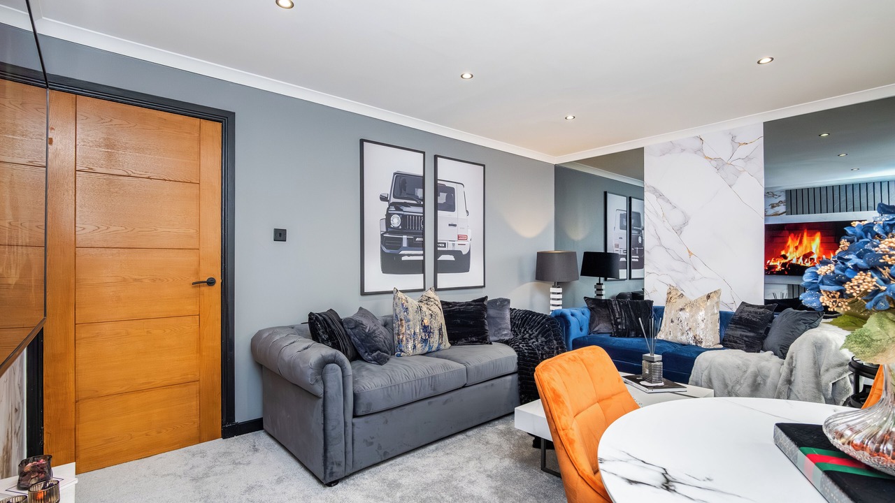 Photo of Others in Hawkhead