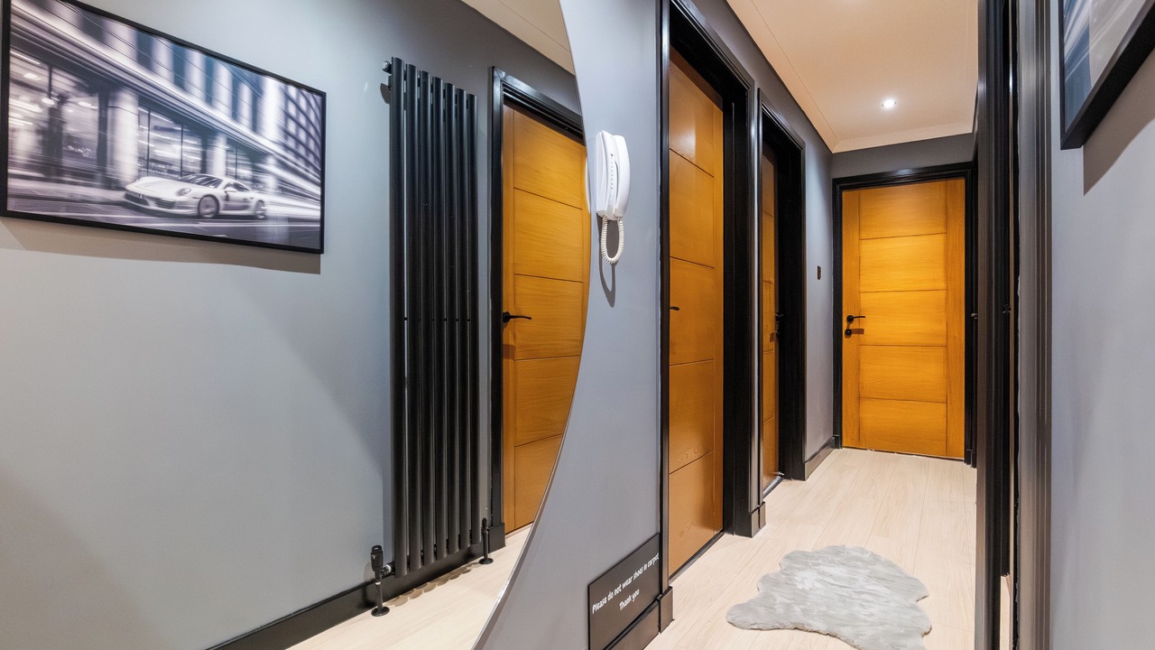 Photo of Others in Hawkhead