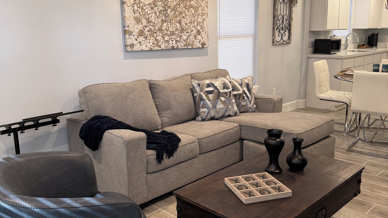 Photo of Livingroom in Eastern Division
