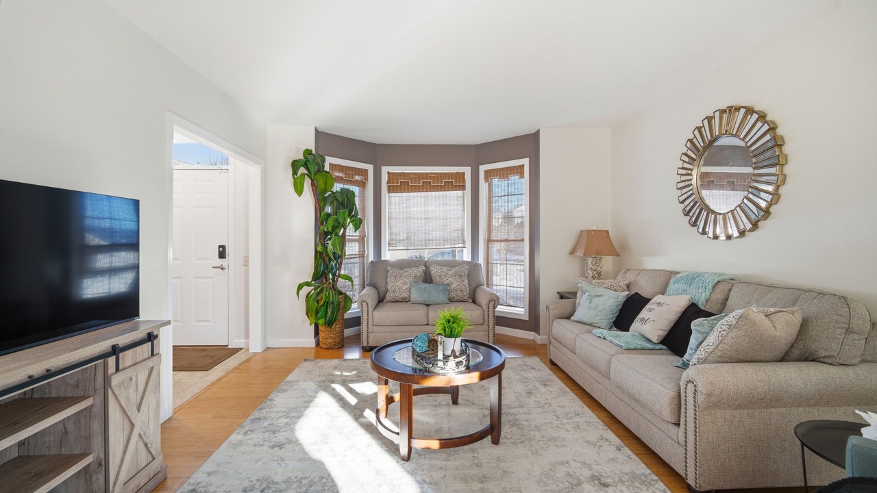 Photo of Livingroom in Suffield