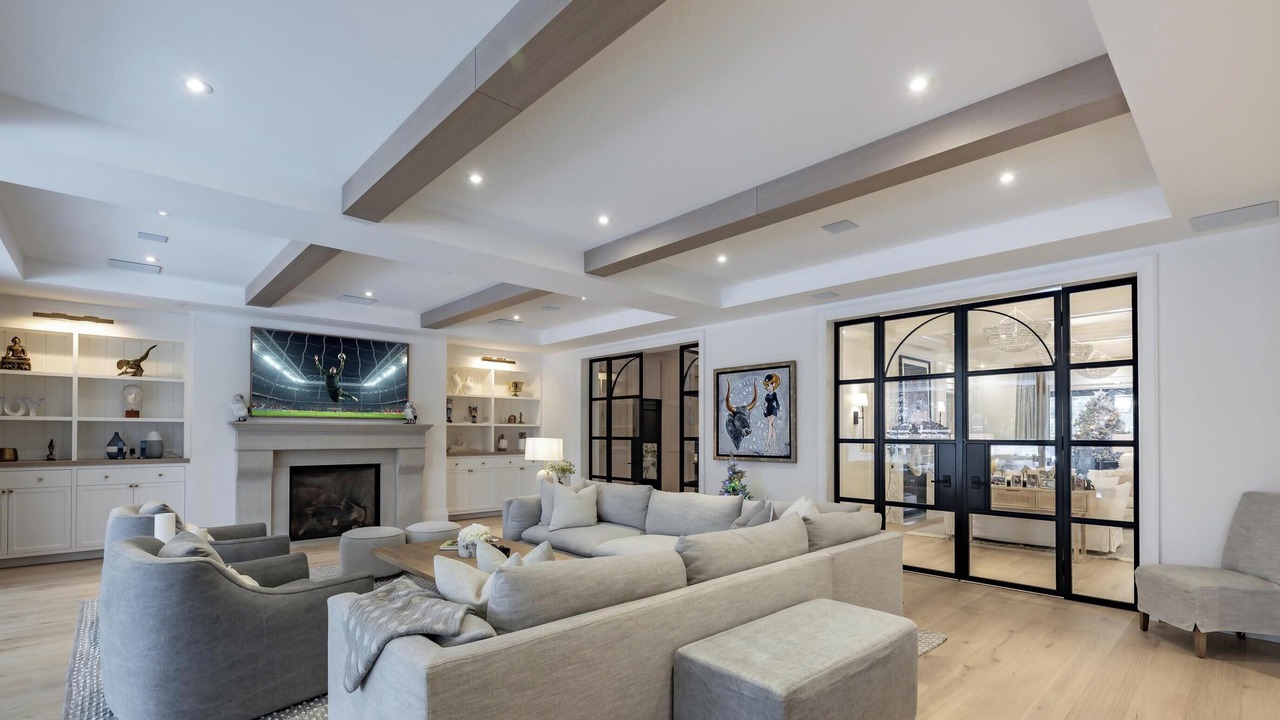 Photo of Livingroom in Lytton Park
